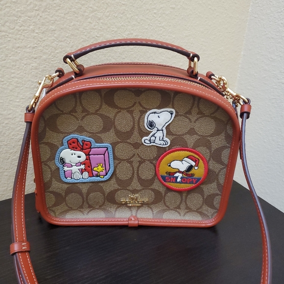 Coach  X Peanuts Lunch Pail In Signature Canvas With Snoopy And Patches - Picture 7 of 15